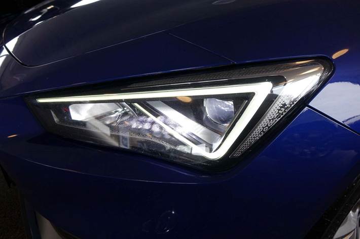 Blå Seat Leon fra 2021