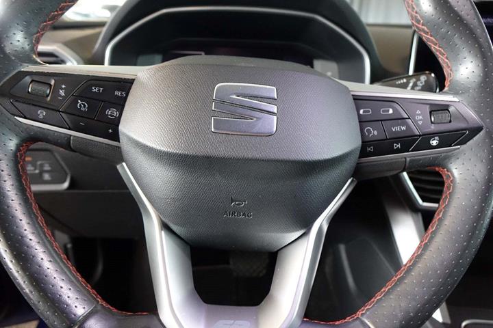 Blå Seat Leon fra 2021