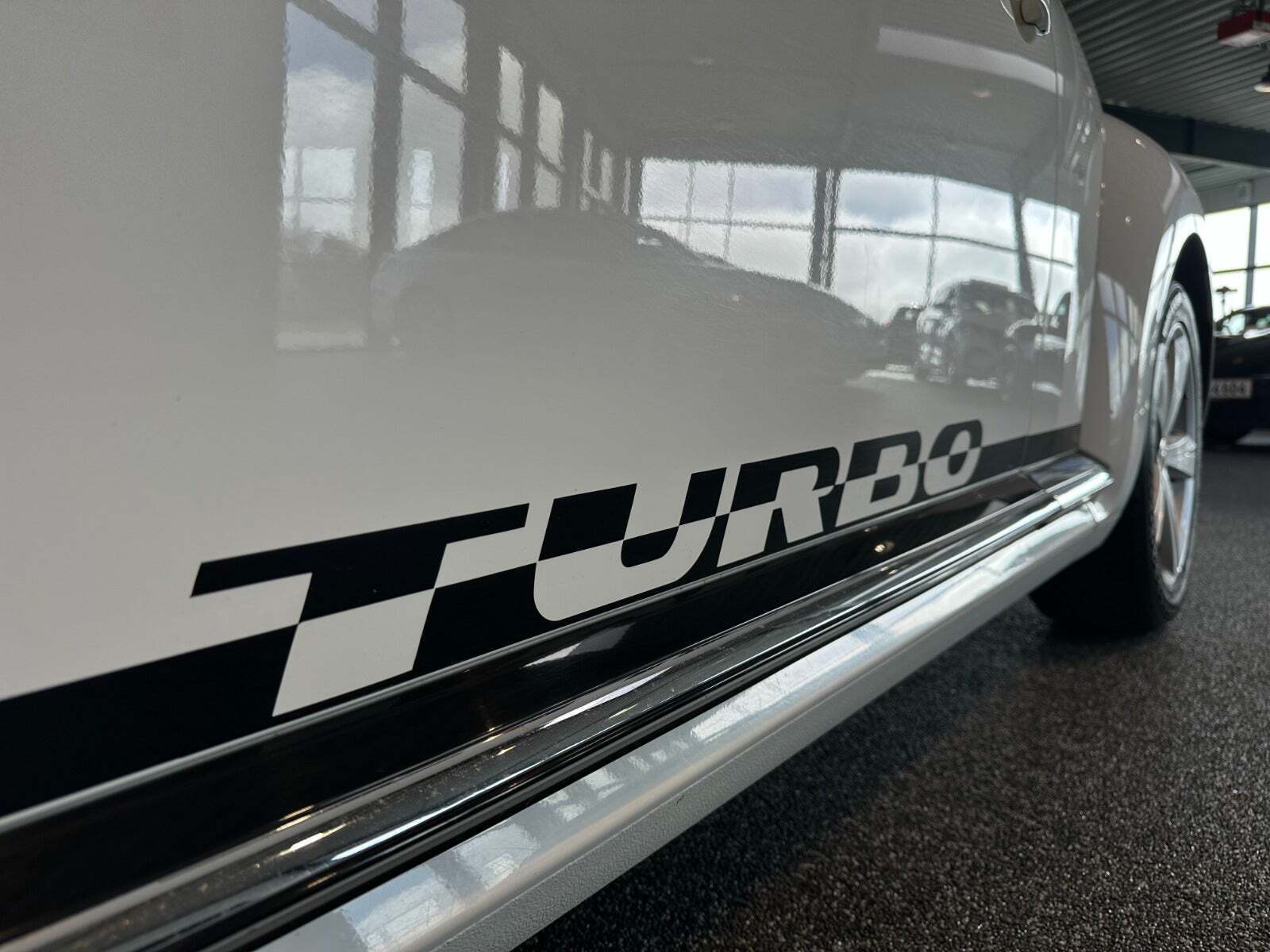 Hvid VW The Beetle fra 2012