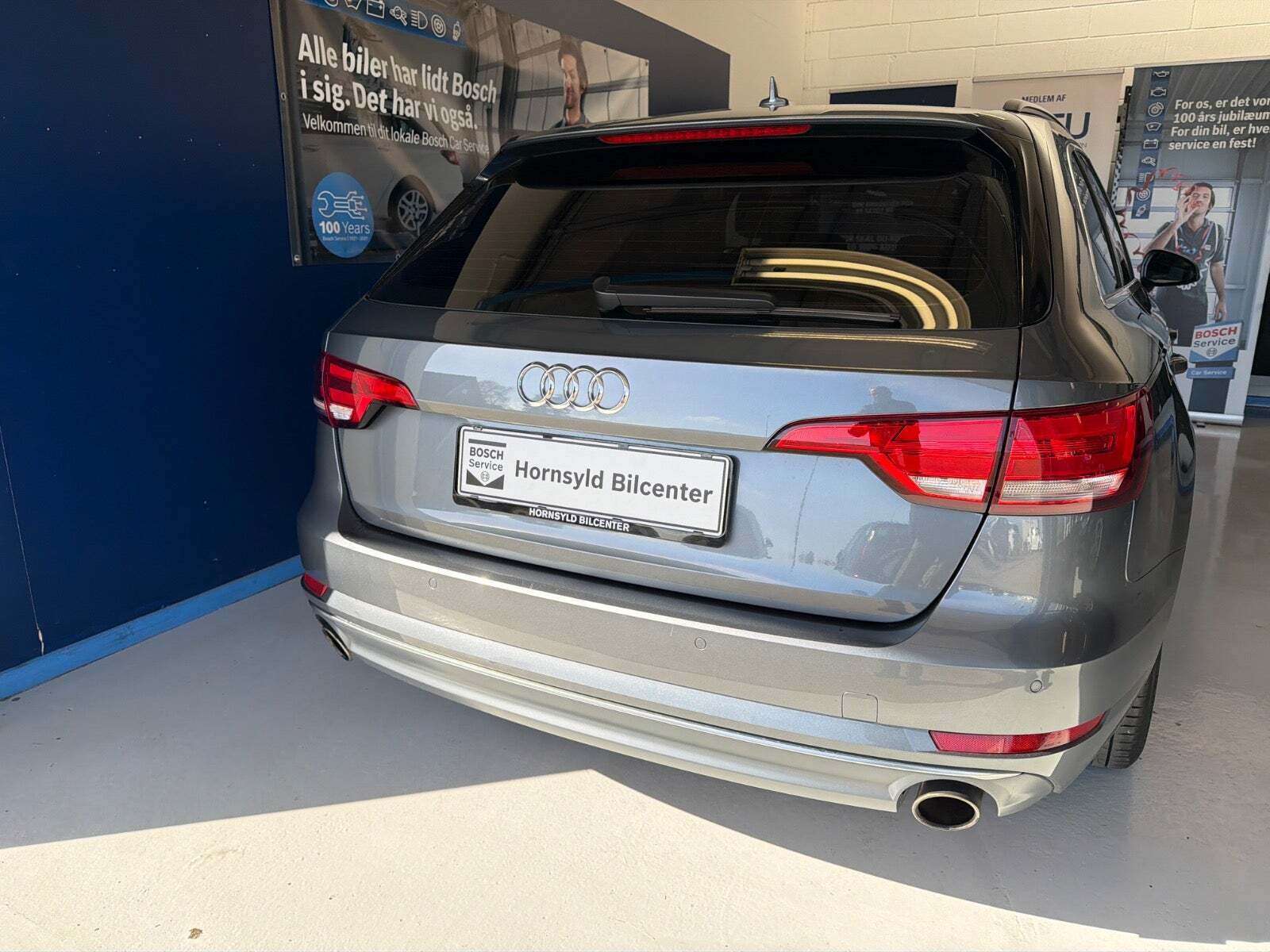 Grå Audi A4 fra 2018