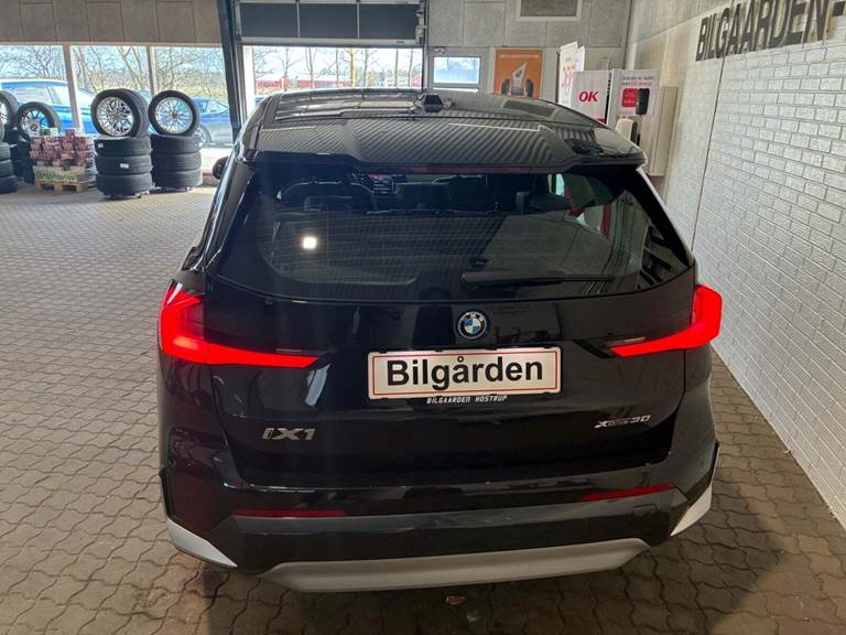 BMW iX1 xDrive30 X-Line