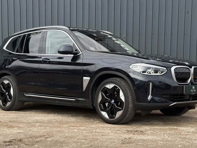 BMW iX3 Charged Plus