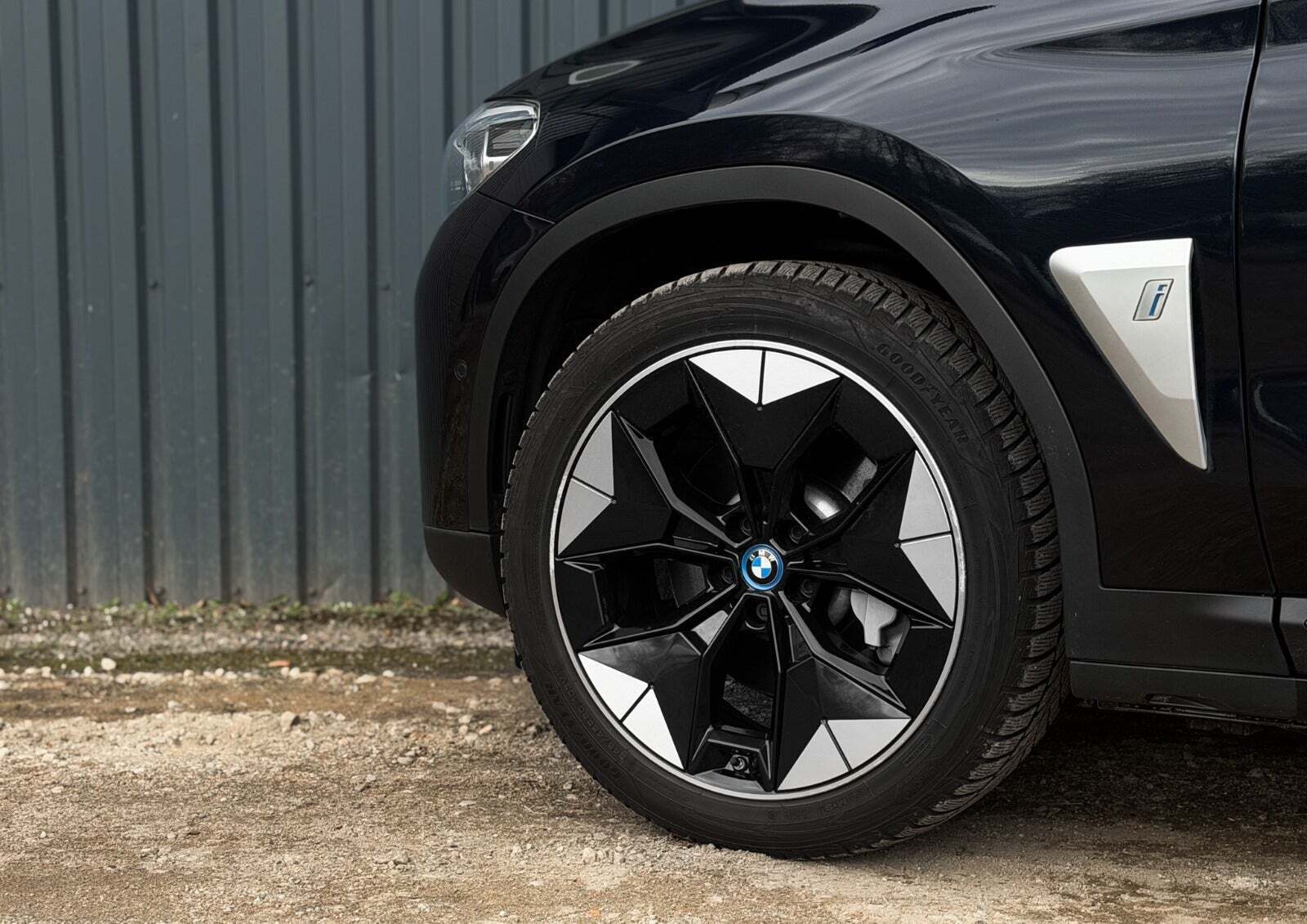 BMW iX3 Charged Plus