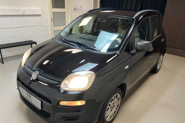 Sort Fiat Panda fra 2012