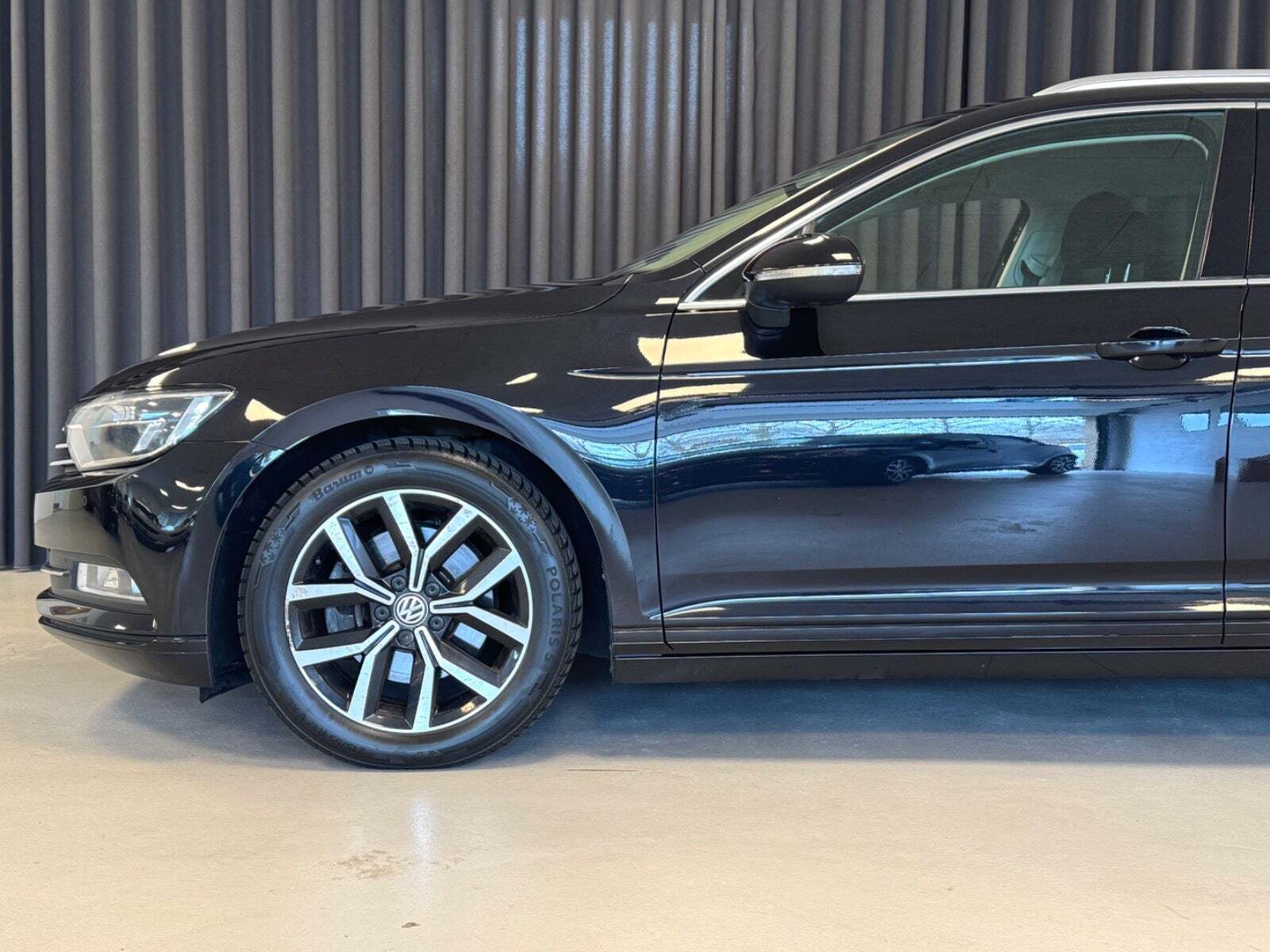 Sort VW Passat fra 2018