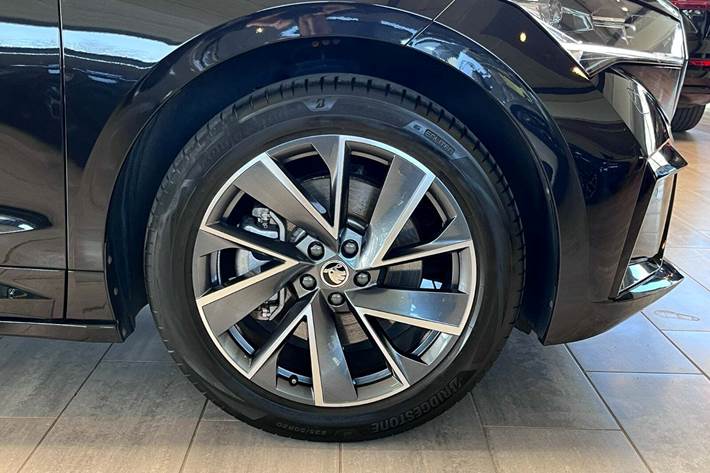 Sort Skoda Enyaq fra 2025