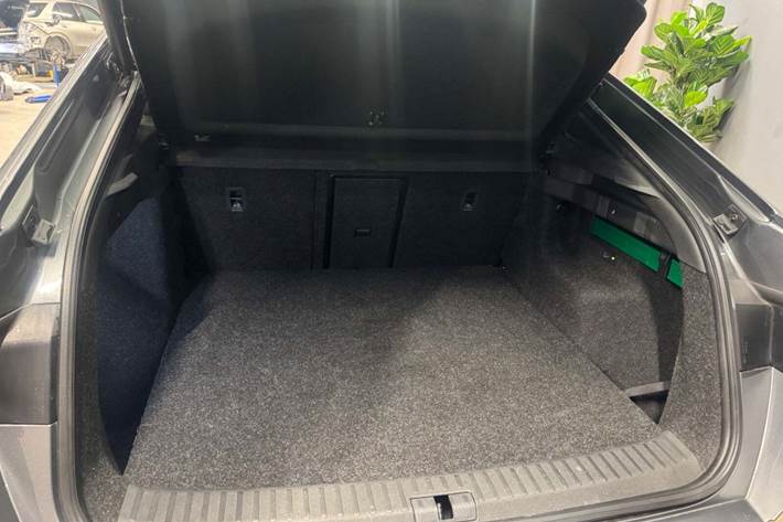 Grå Skoda Enyaq fra 2024