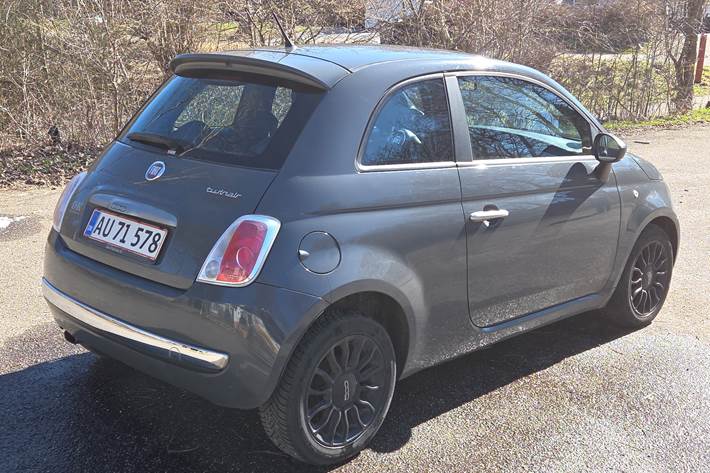 Grå Fiat 500 fra 2012