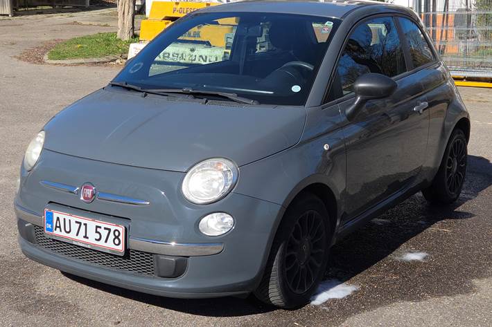 Grå Fiat 500 fra 2012