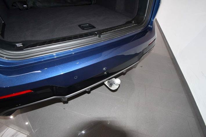 Blå BMW iX3 fra 2025