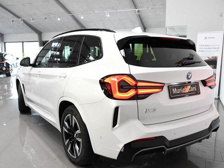 BMW iX3 Charged M-Sport