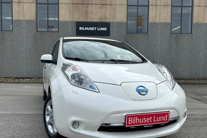 Hvid Nissan Leaf fra 2015