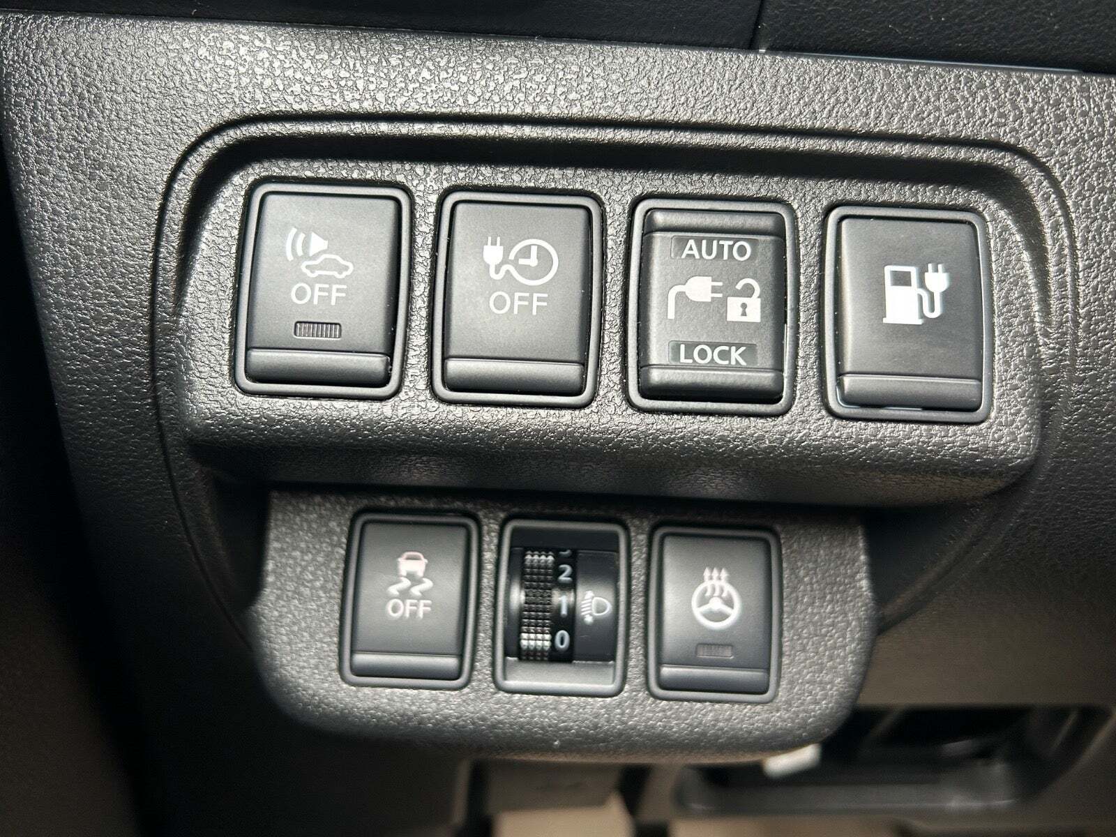 Hvid Nissan Leaf fra 2015