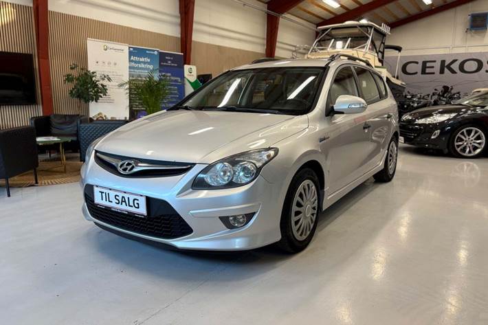 Sølv Hyundai i30 fra 2012