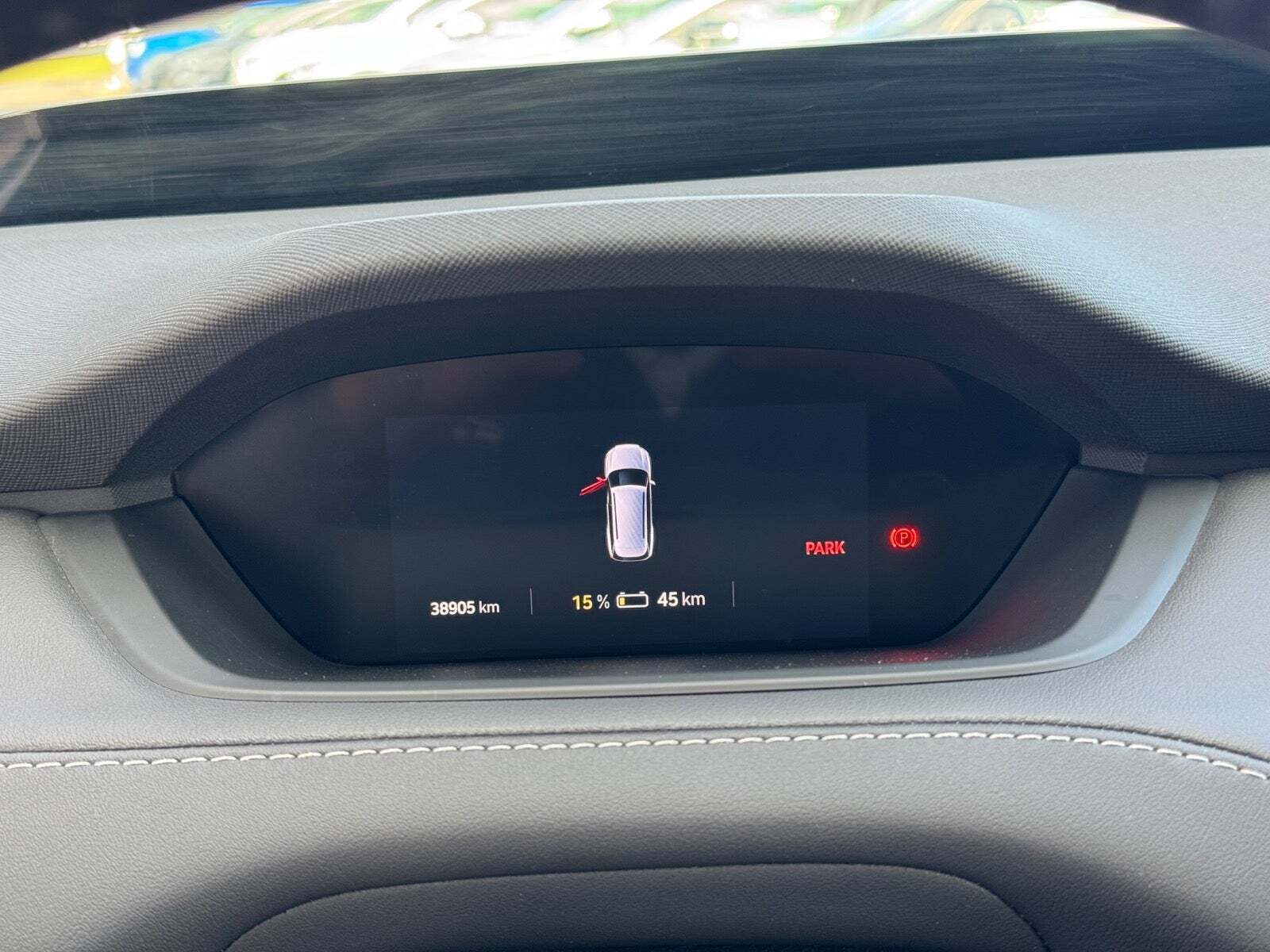 Hvid Skoda Enyaq fra 2024