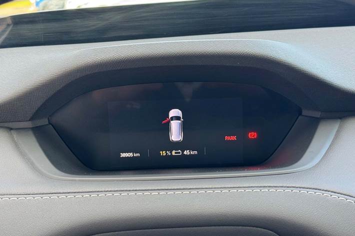 Hvid Skoda Enyaq fra 2024