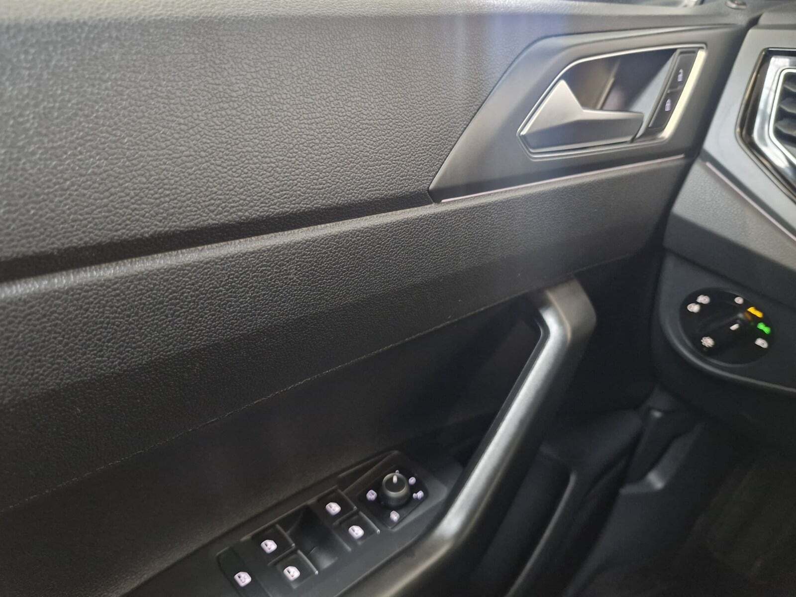 Grå VW Taigo fra 2022