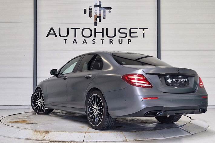 Grå Mercedes E220 d fra 2017