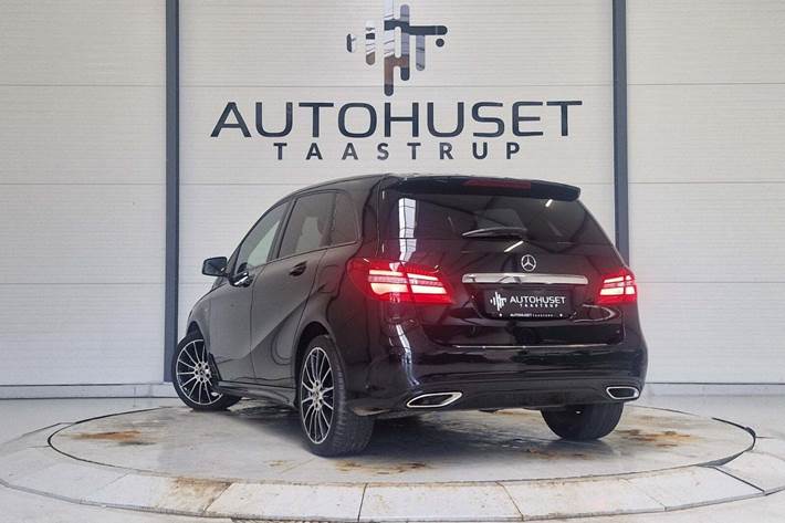 Sort Mercedes B180 fra 2017