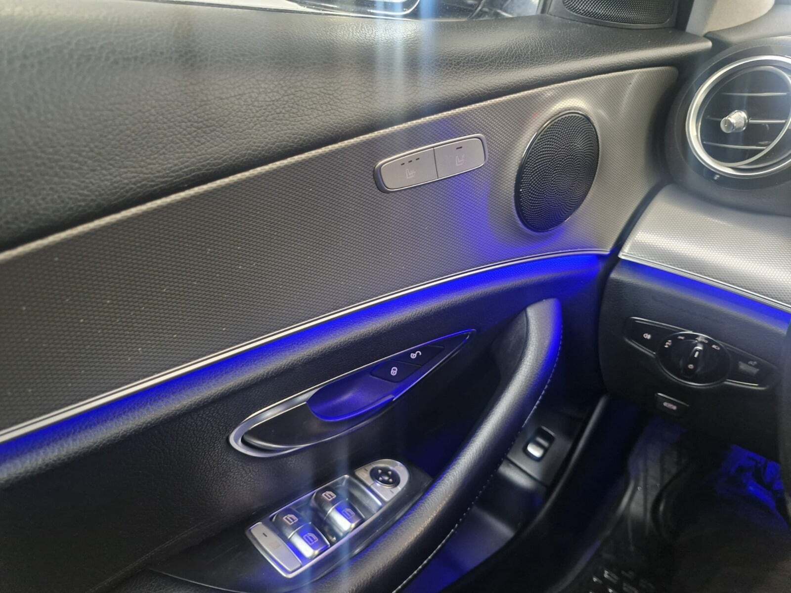 Sort Mercedes E220 d fra 2018