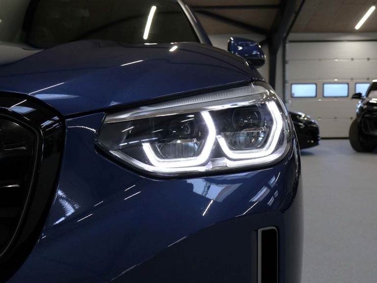 BMW iX3 Charged Plus