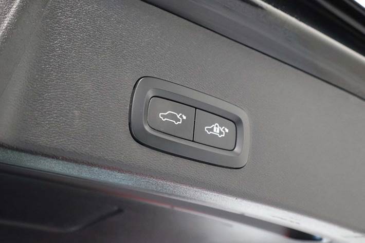 Sort Volvo XC40 fra 2023