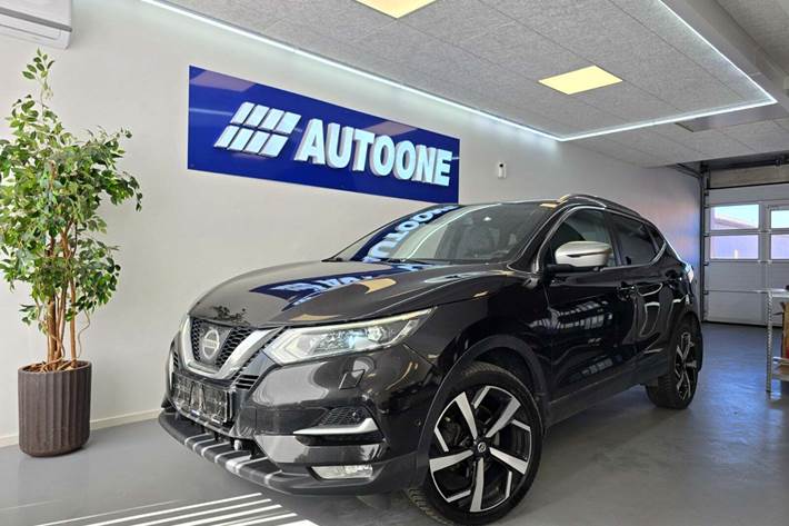 Sort Nissan Qashqai fra 2018
