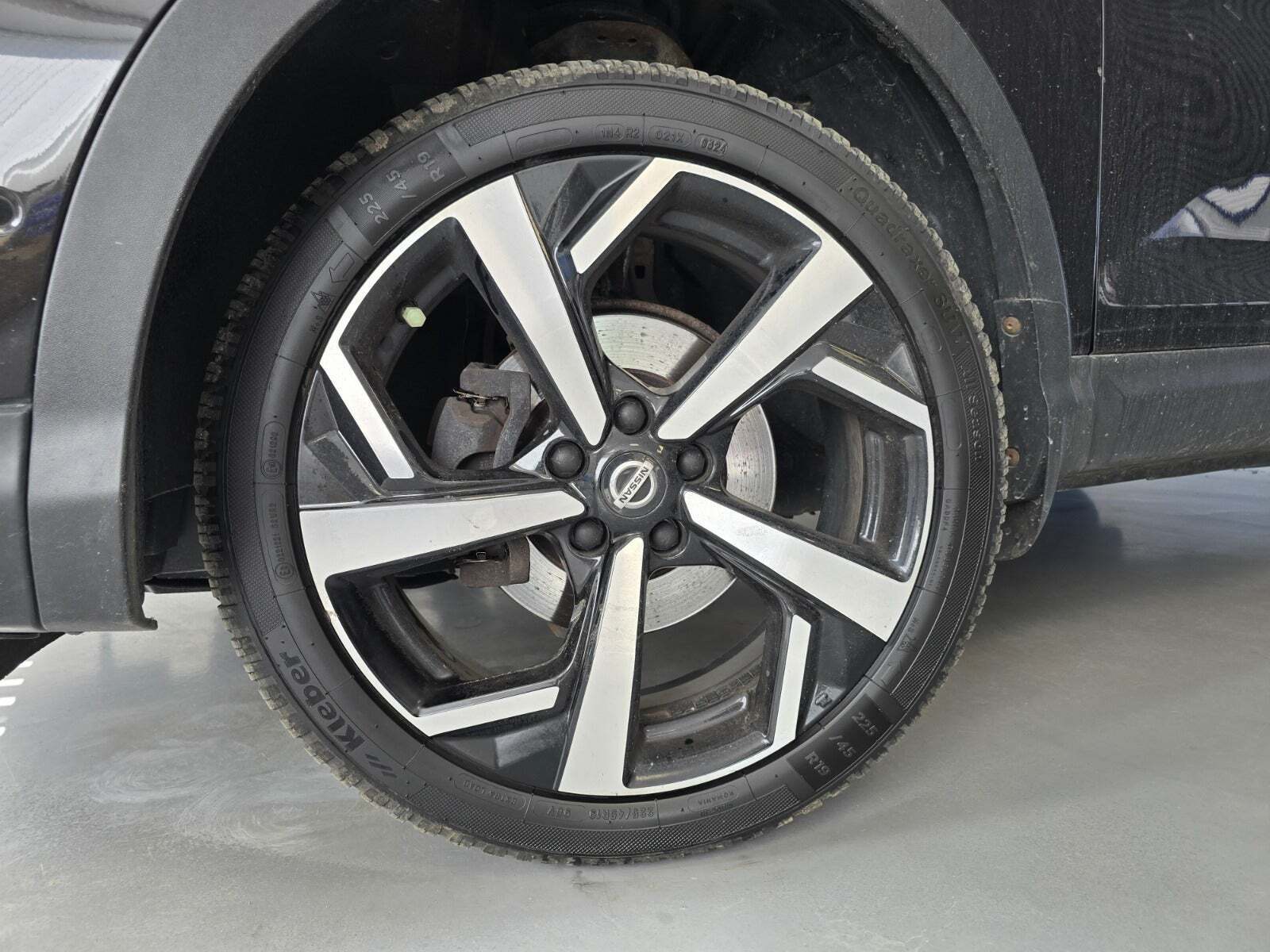 Sort Nissan Qashqai fra 2018