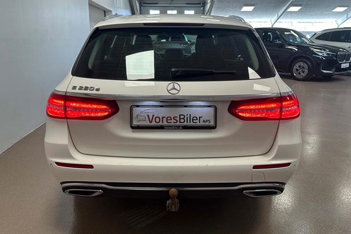 Hvid Mercedes E220 d fra 2017
