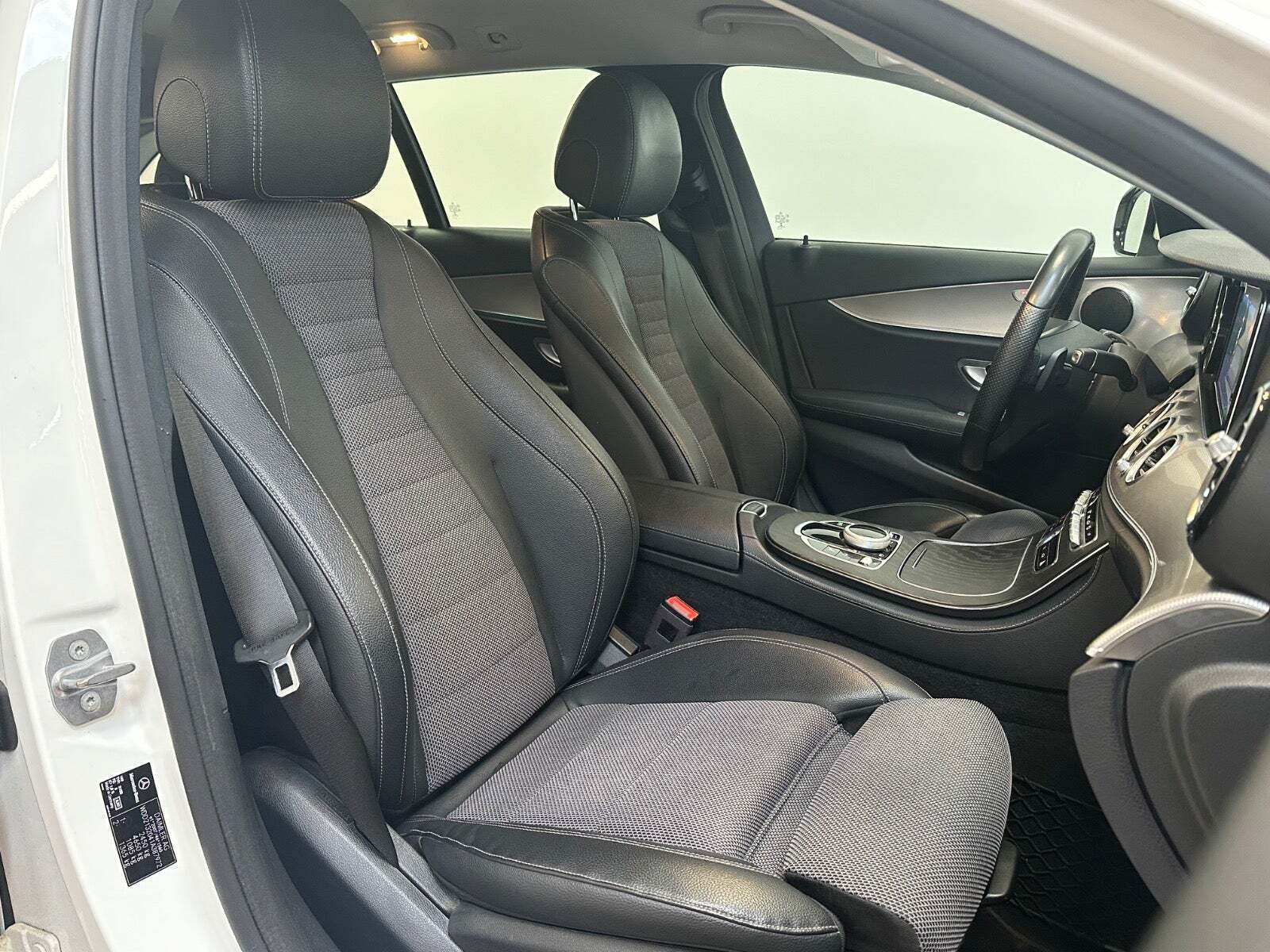 Hvid Mercedes E220 d fra 2017