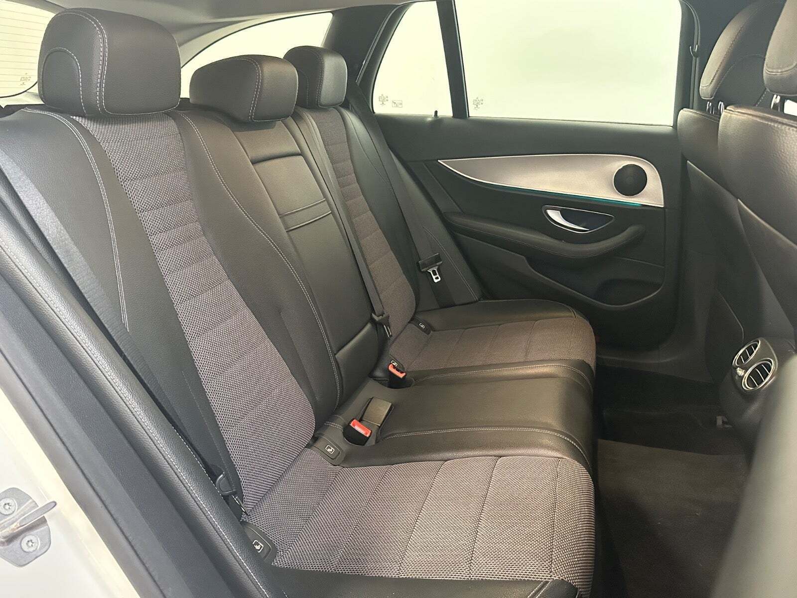 Hvid Mercedes E220 d fra 2017
