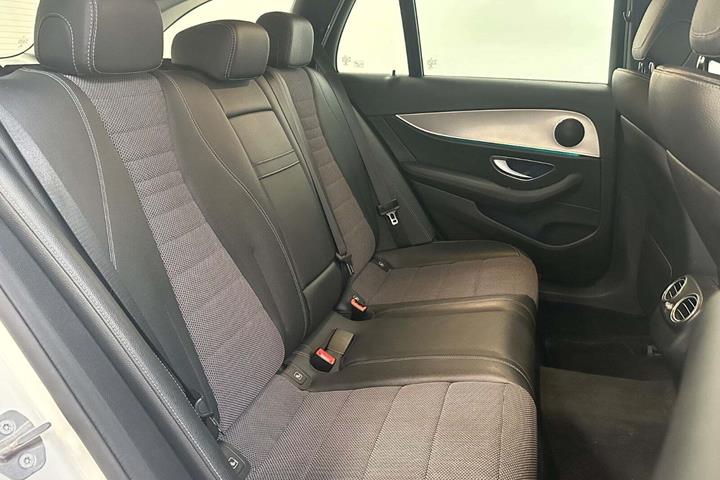 Hvid Mercedes E220 d fra 2017