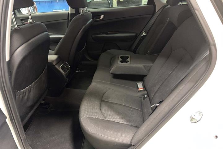 Hvid Kia Optima fra 2017