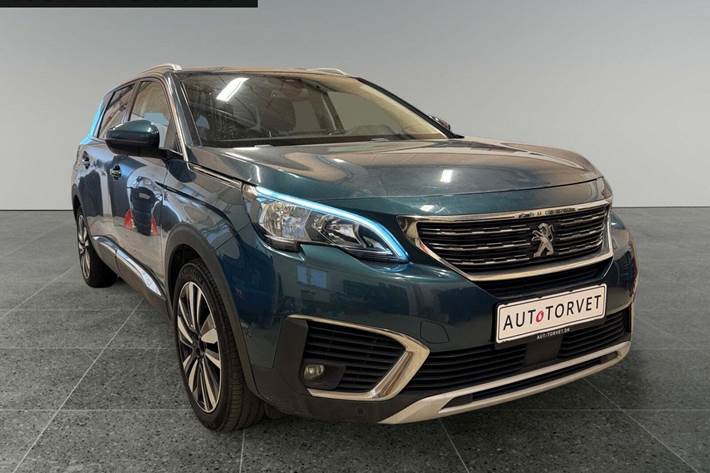 Grøn Peugeot 5008 fra 2018