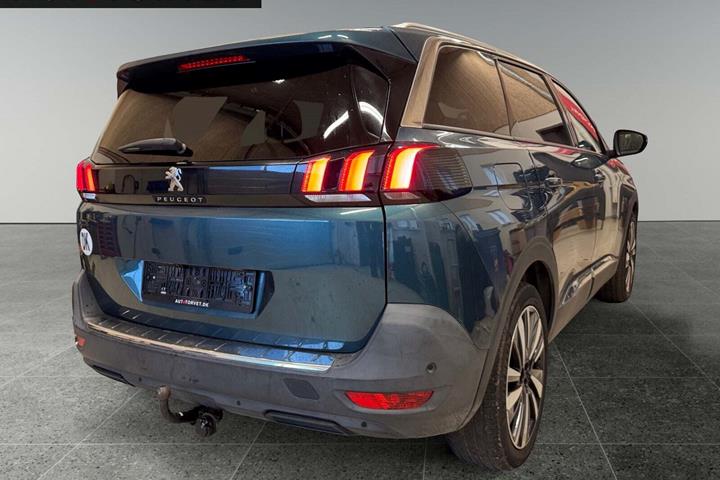 Grøn Peugeot 5008 fra 2018