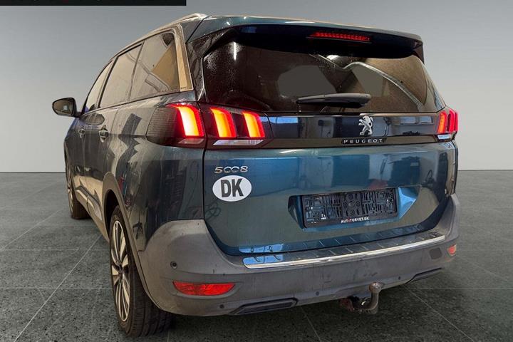 Grøn Peugeot 5008 fra 2018