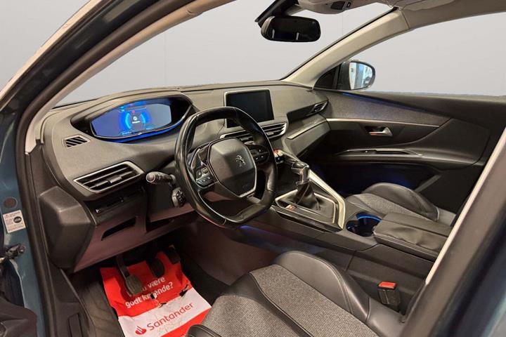 Grøn Peugeot 5008 fra 2018