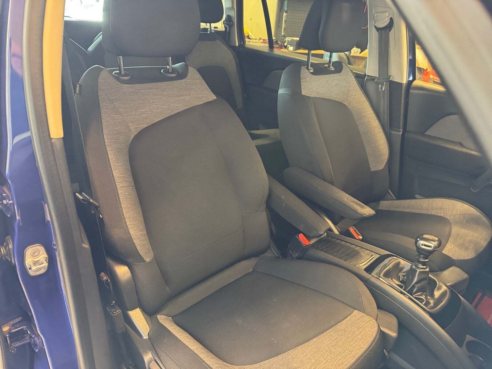 Blå Citroën Grand C4 Picasso fra 2018