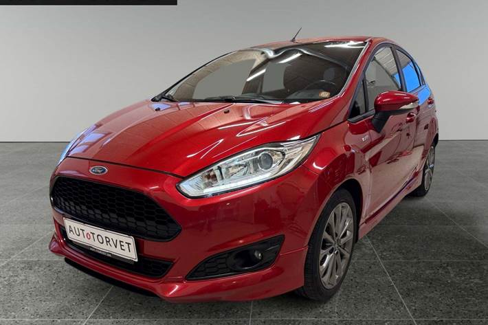 Rød Ford Fiesta fra 2017