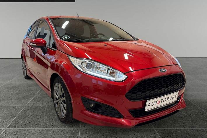 Rød Ford Fiesta fra 2017