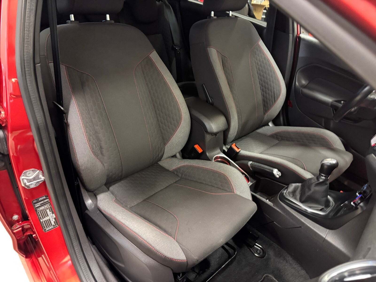 Rød Ford Fiesta fra 2017