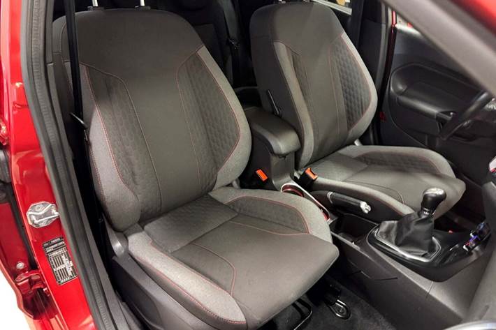 Rød Ford Fiesta fra 2017