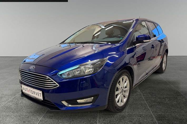 Blå Ford Focus fra 2017