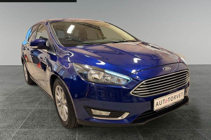 Blå Ford Focus fra 2017