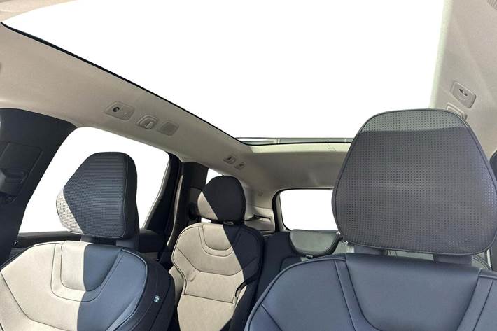 Grå Volvo EX90 fra 2025