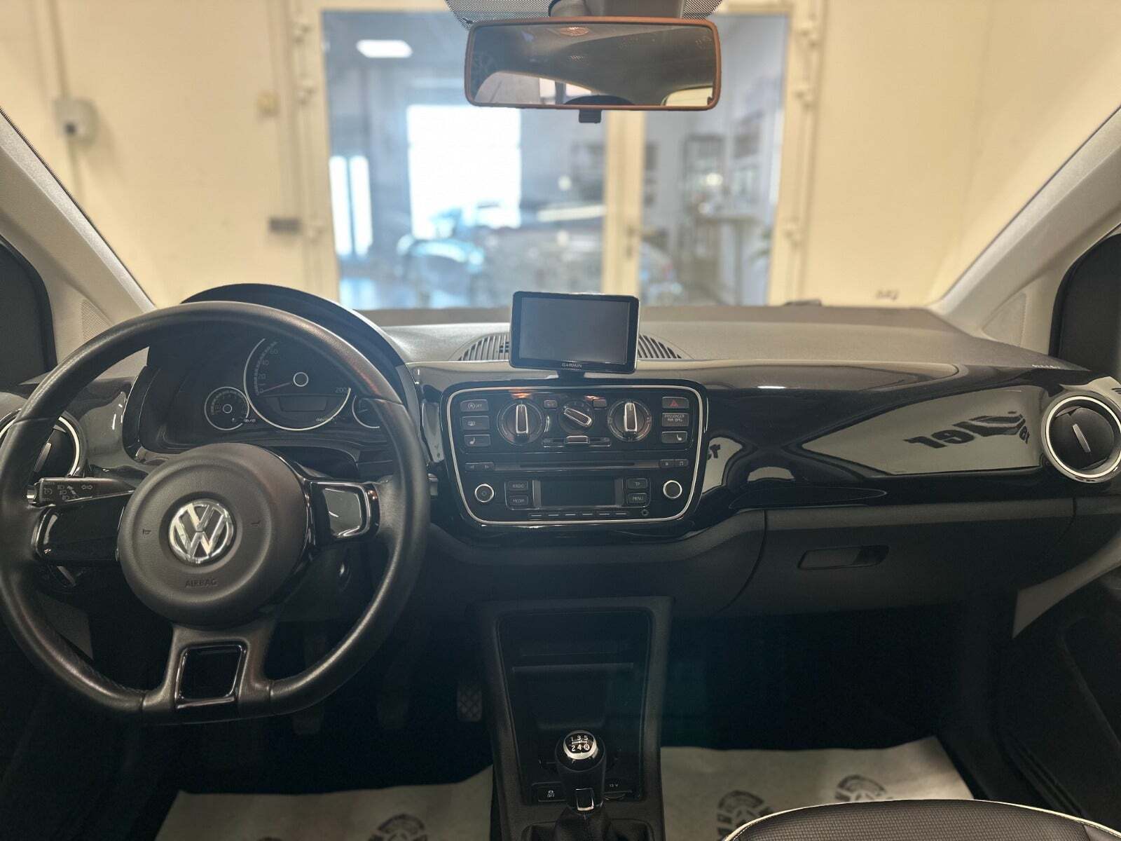 Hvid VW UP! fra 2015