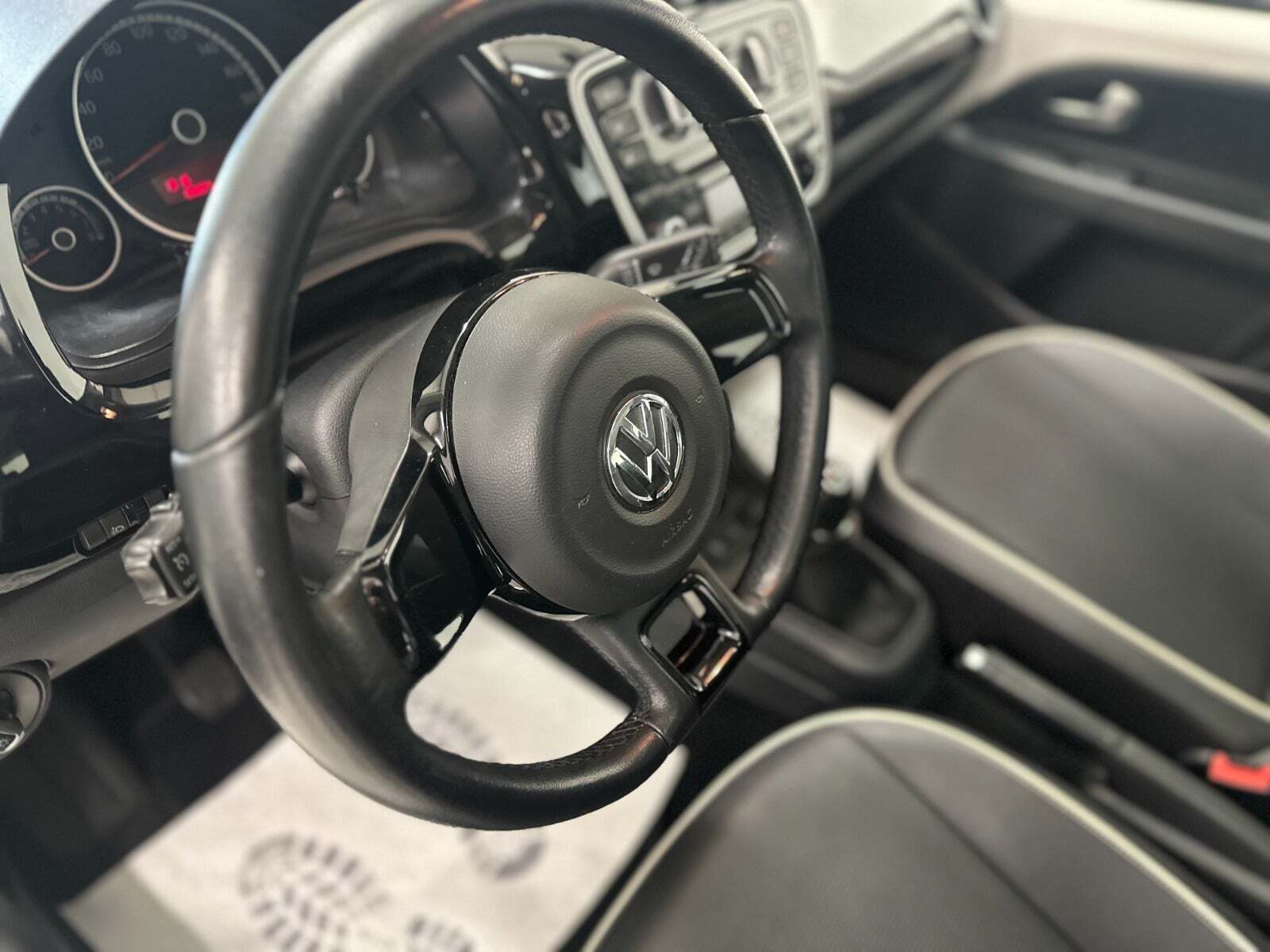 Hvid VW UP! fra 2015