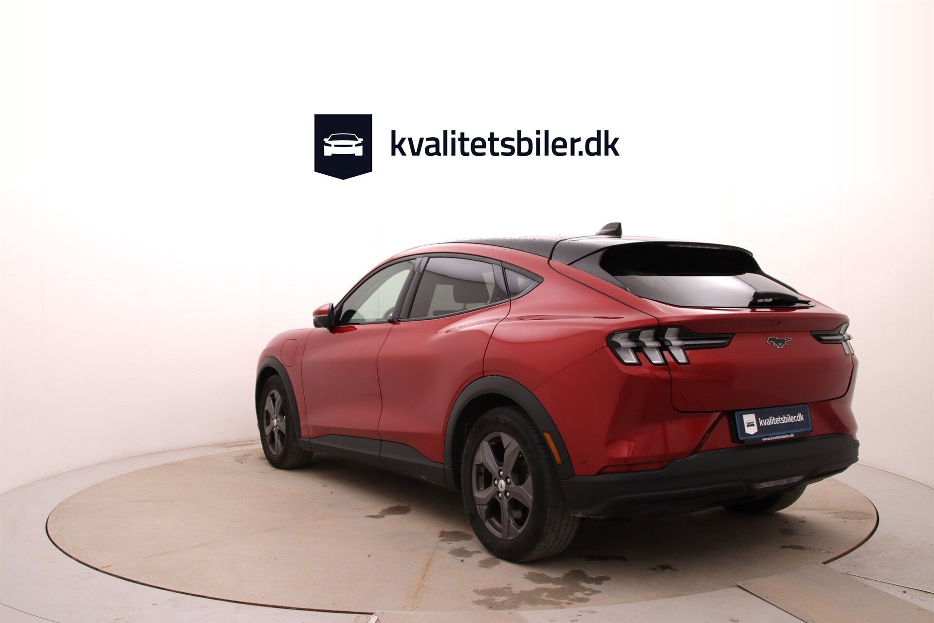 Rød Ford Mustang Mach-E fra 2022