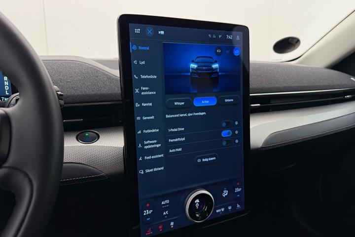 Rød Ford Mustang Mach-E fra 2022
