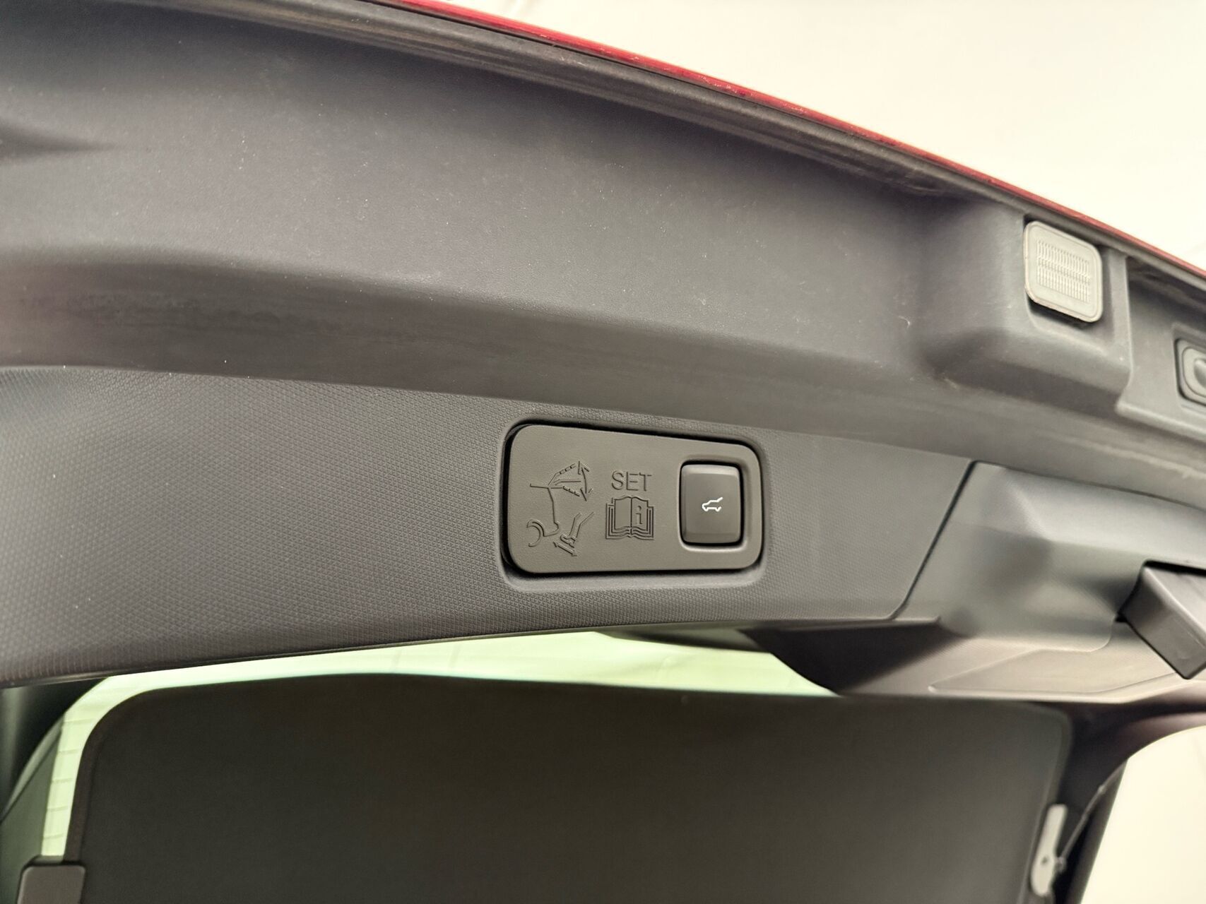 Rød Ford Mustang Mach-E fra 2022